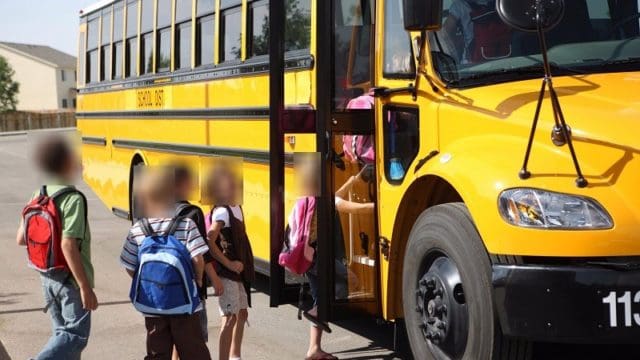 Conozca sus derechos; FERPA y cámaras en la escuela