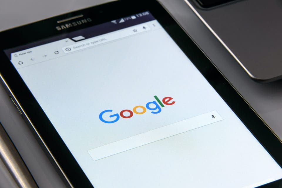 Multa de 50 millones de dólares a Google por violación de la privacidad