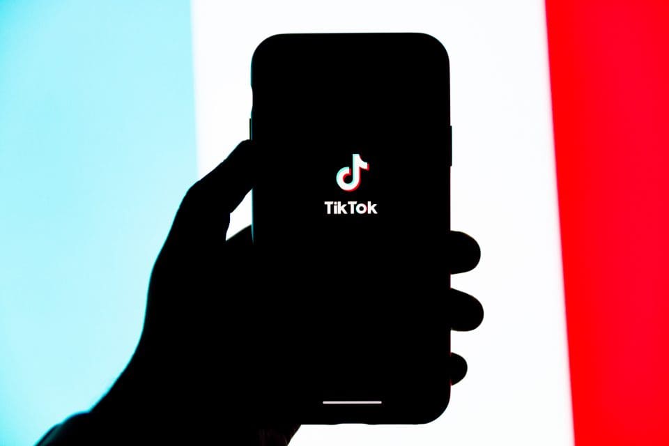 ¿Nos está espiando TikTok? Nueva investigación afirma que es posible