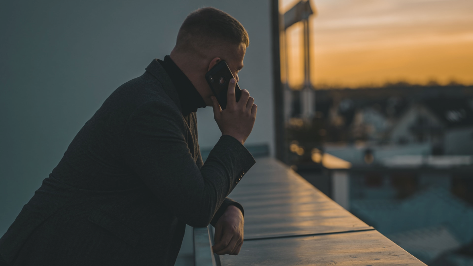 Man talking on the phone | CaseGuard Guy on phone